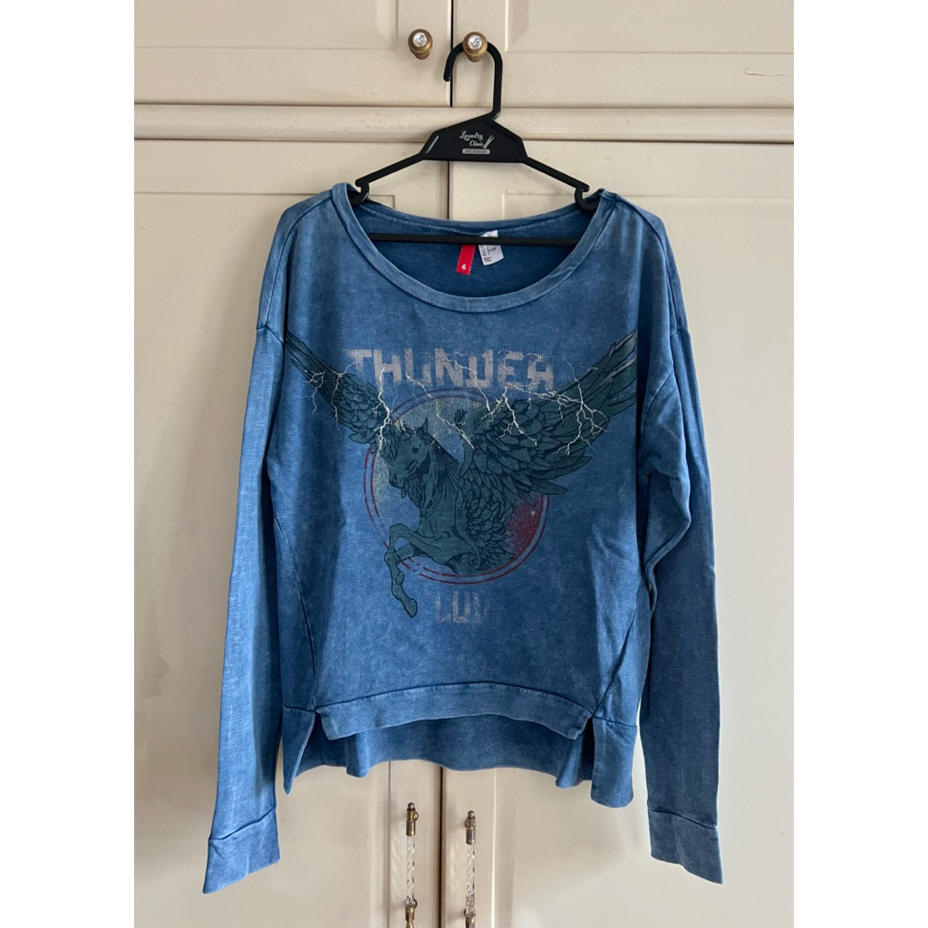 H&M เสื้อแขนยาว สีฟ้า สไตล์วินเทจน่ารัก มือ 2 จาก shop ประเทศอังกฤษ