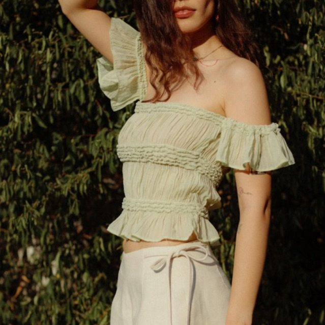 Kelyn Studio - Sundown Ruffles Top เสื้อเปิดไหล่