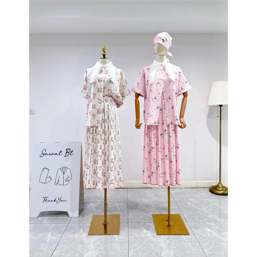 Sawat bt "Rabbit ruff set" เซตอัดพลีทรุ่นนี้ตัวเสื้อoversize ปกระบาย ทรงหูกระต่ายยาว