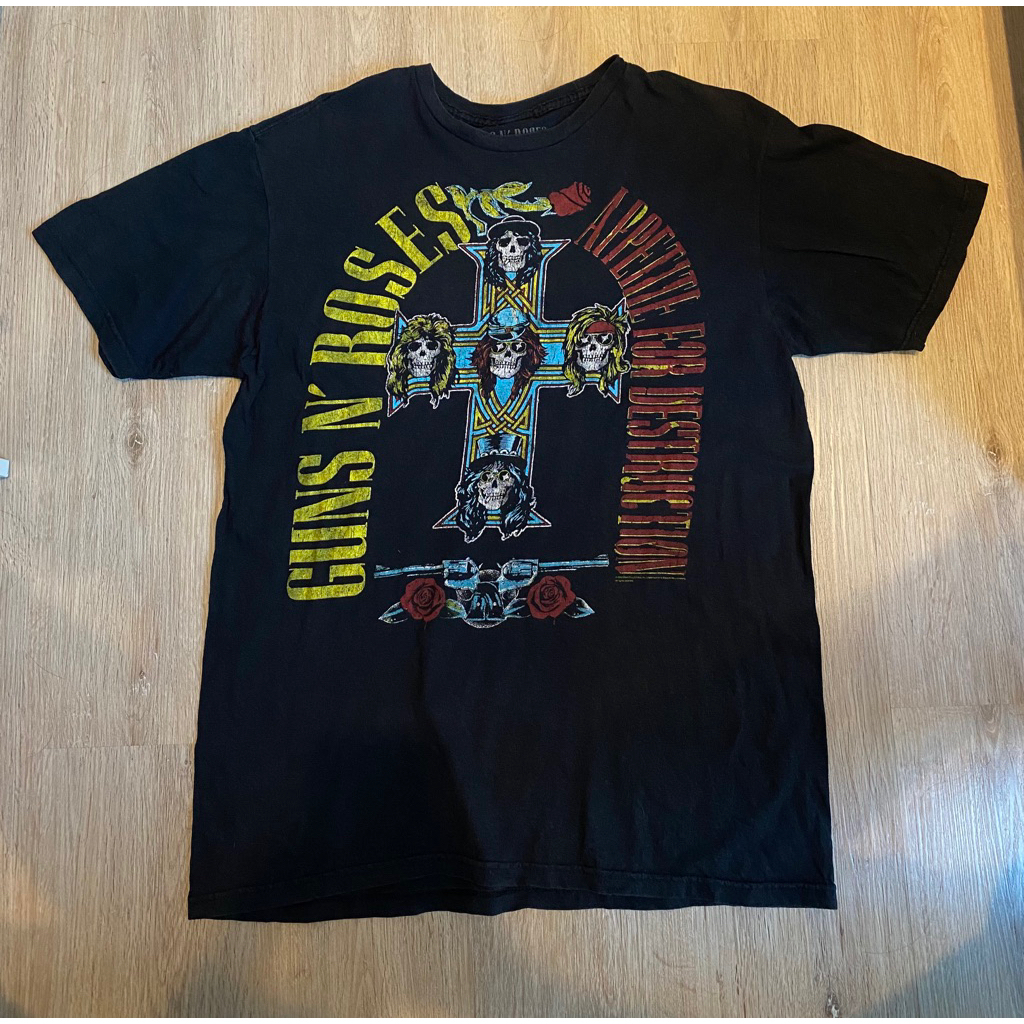 รหัสA1 Guns N’ Roses ขนาด: อก42นิ้ว ยาว 29นิ้ว  ตำหนิ: - ราคา: 415บาท💓