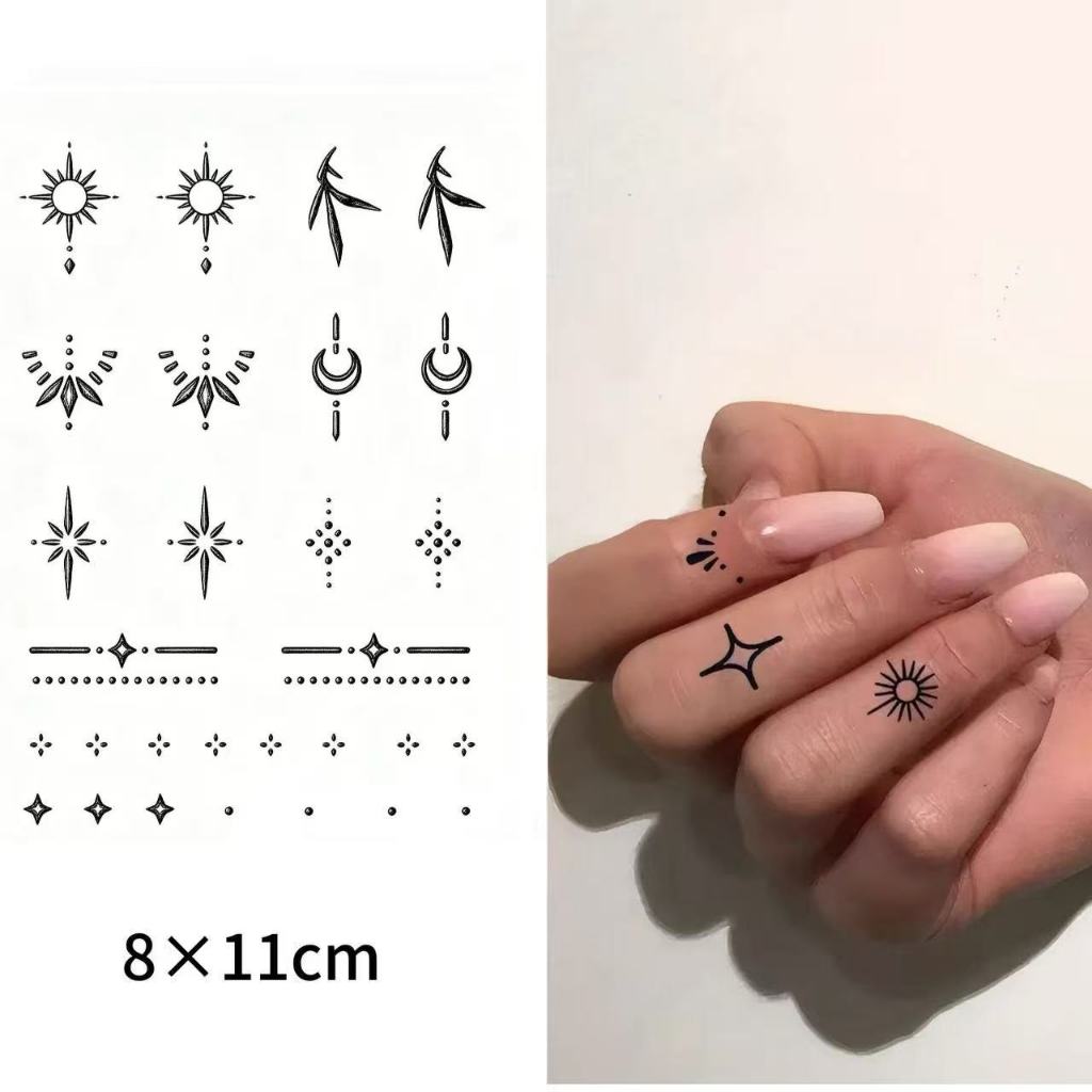 📦CODทั่วไทย 【Magic Tattoo】สติกเกอร์รอยสักนิ้วมือ ลายองค์ประกอบท้องฟ้าแสงดาว ดีไซน์หรูหรามีระดับ กันน้ำ ติดทน2สัปดาห์
