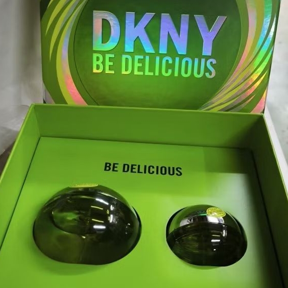 ชุดของขวัญน้ำหอม DKNY Be Delicious Eau de Parfum กลิ่นคลาสสิกแอปเปิ้ลเขียว - ขนาดในชุด:​- 100 มล.- 3