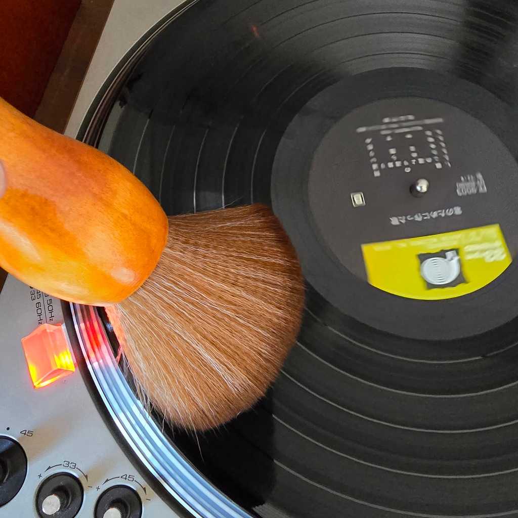 แปรงขนนุ่มปัดทำความสะอาดแผ่นเสียง ขนแปรงสีน้ำตาล Record cleaner brush