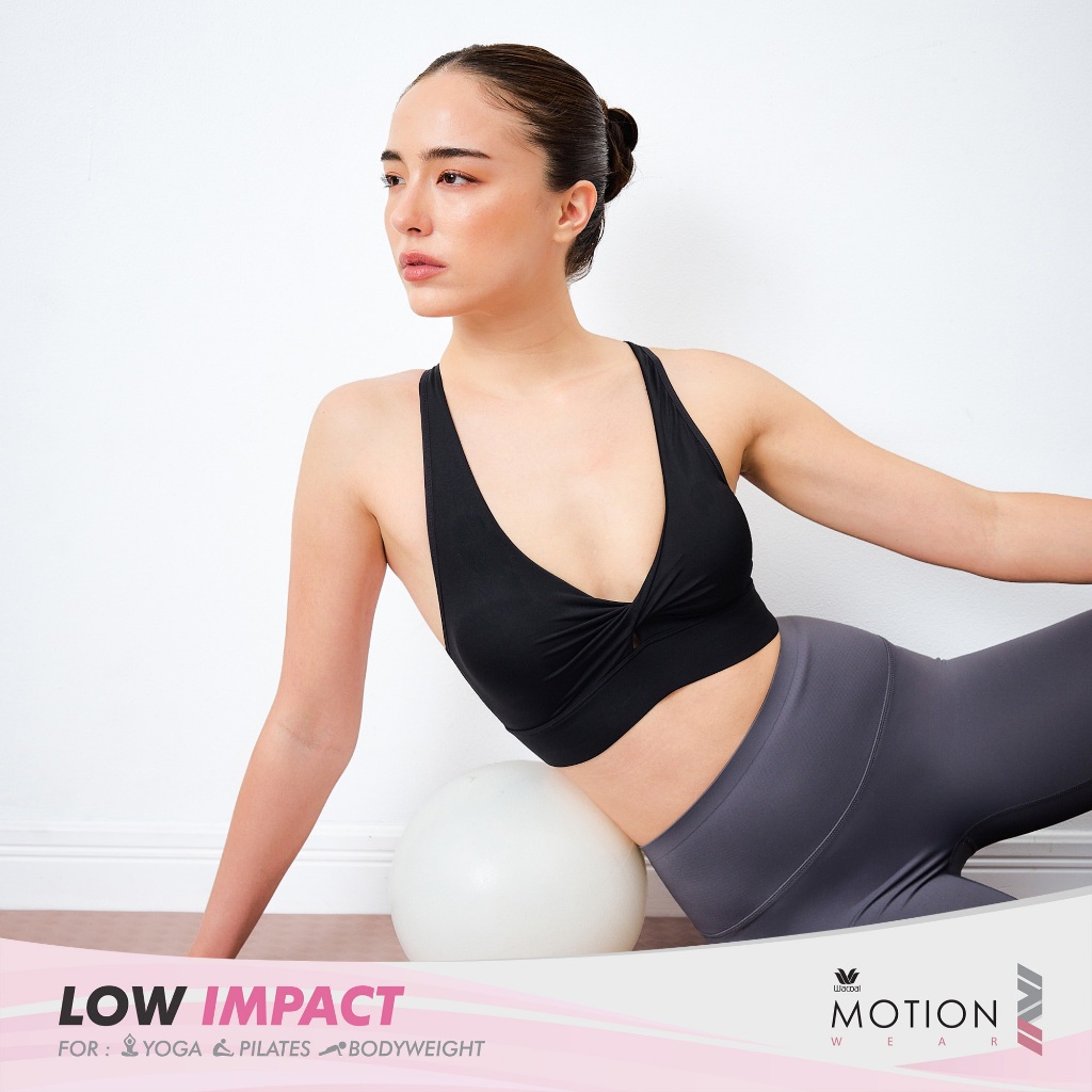 Wacoal Motion Wear บราออกกำลังกายแบบสวมหัว รุ่น WR3214 สีดำ (BL)