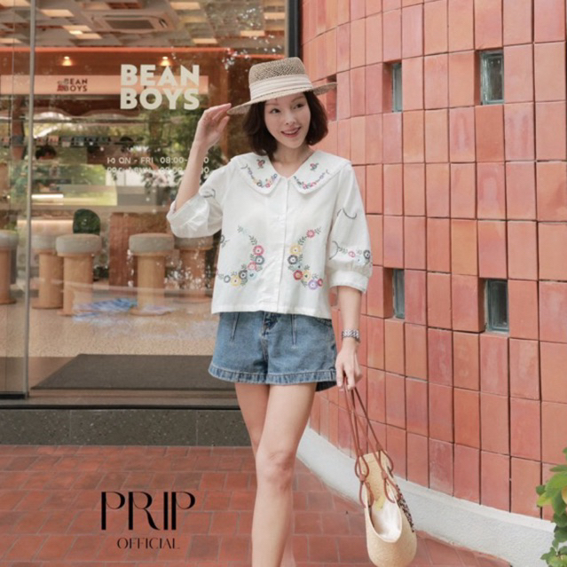 Chaline เสื้อแขนสามส่วน คอปกปักลายน่ารักแมตกับตัวเสื้อ