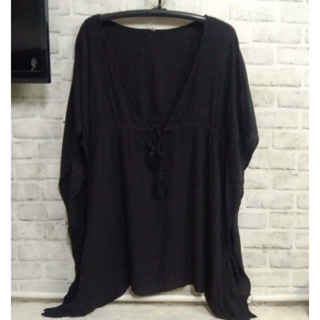 เสื้อสาวอวบ ผ้าเรยอน WAVE ZONE อก​ 42 วงแขน​ 20 ยาว​ 29 ราคา 200