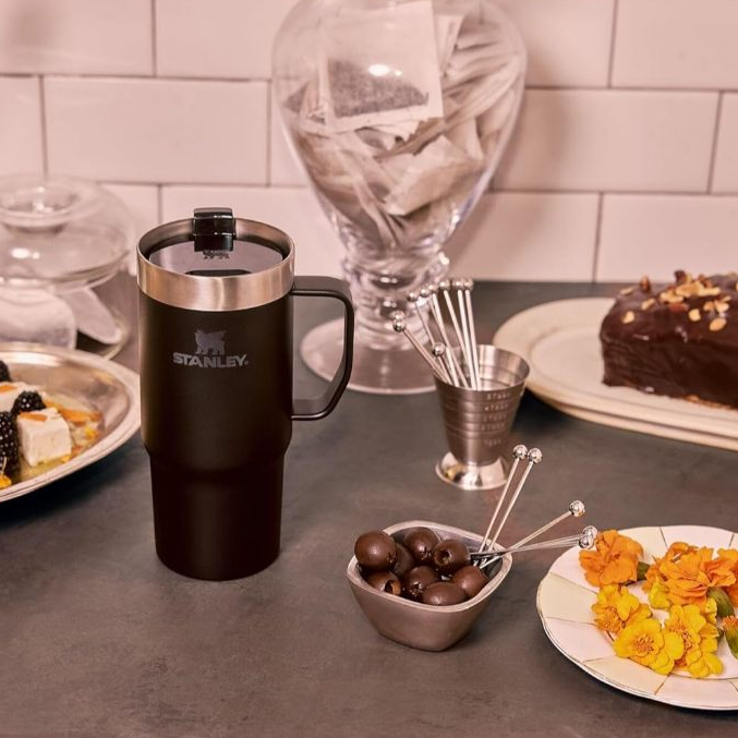 Stanley แก้ว The Everyday Suburban Mug 16/24 OZ ออกแบบภายใต้คอนเซปต์ Built to go on-the-go