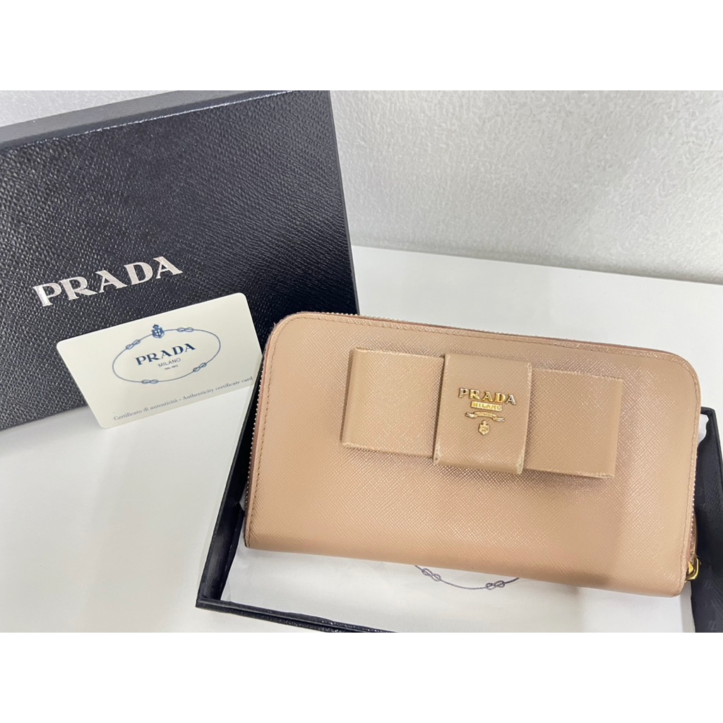 Prada Saffiano แท้💯กระเป๋าสตางค์แบรนด์เนมแท้ มือสอง