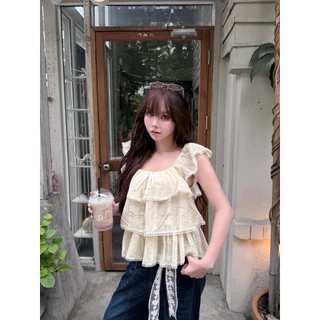 Levenn.bkk • Kanom Top เสื้อแขนระบาย ขนมชั้น ดีเทลผูก ระบายอก ทรงสวย แมทง่าย