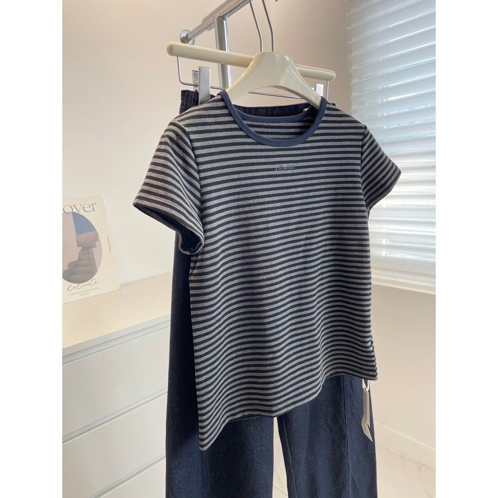 เสื้อยืดแขนสั้นลายทางสไตล์อเมริกันเรโทรสำหรับผู้หญิง – เสื้อทรงเข้ารูปคอลเลกชันใหม่รับซัมเมอร์ 2026