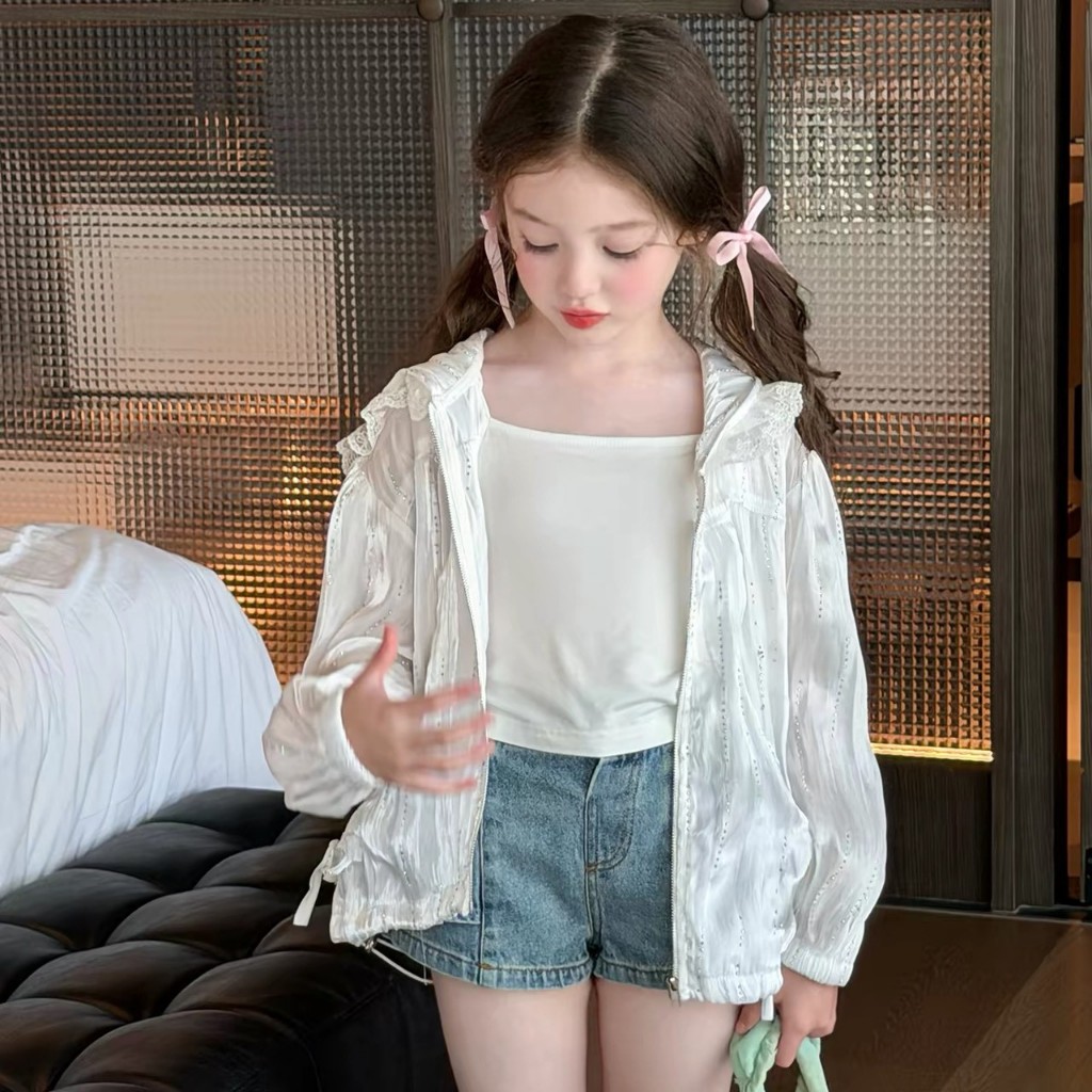 BB364 . เสื้อคลุมด้านนอกเด็กผู้หญิง ผ้าเงินมีลายริ้ว ติดคริสตัลเล็กๆ มีซิปหน้า เหมาะอายุ 2-10 ปี