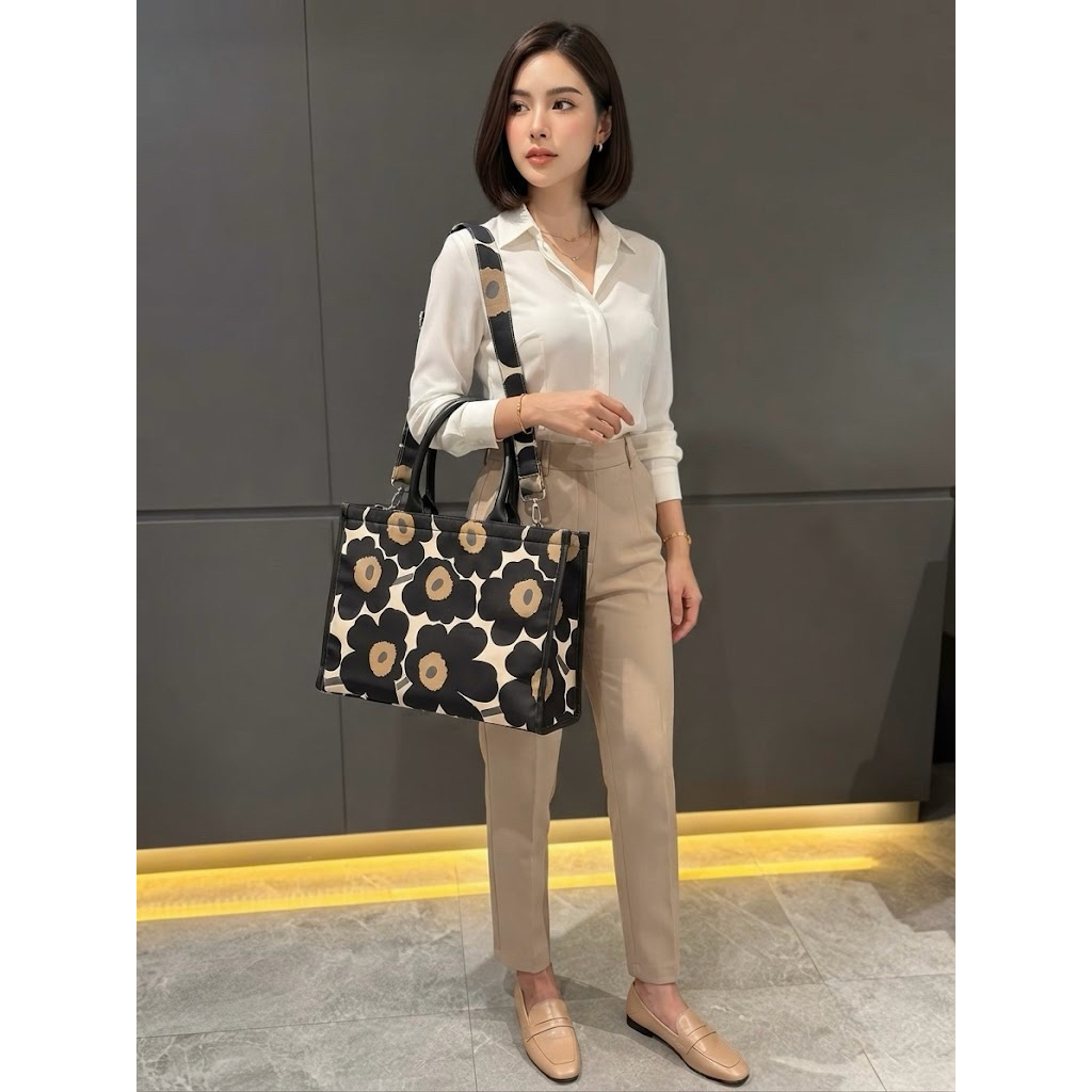 Flowertotebag ลายดอกไม้ ทรงกล่องเสริมโฟมหูหิ้วหนังอย่างดี