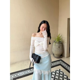 Daisy Top เสื้อปาดไหล่ดีเทล อกไขว้ปลายแขนแต่งลูกไม้ฝรั่งเศส