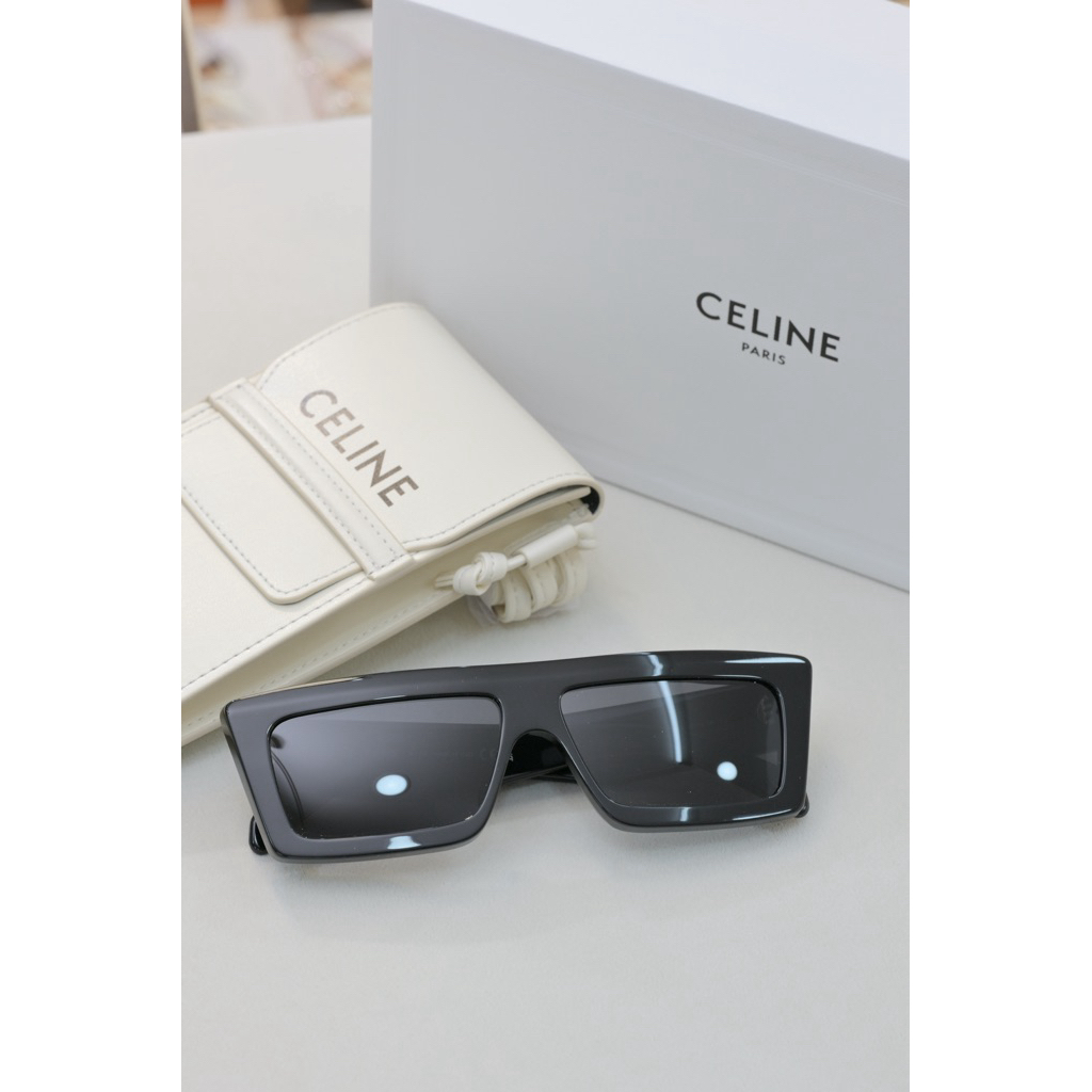 แว่นกันแดด Celine CL40214U