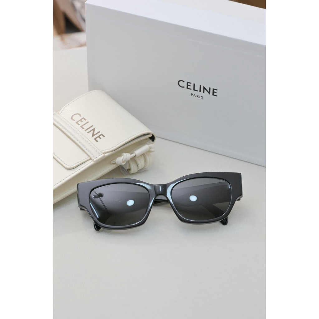 แว่นกันแดด Celine CL40197U