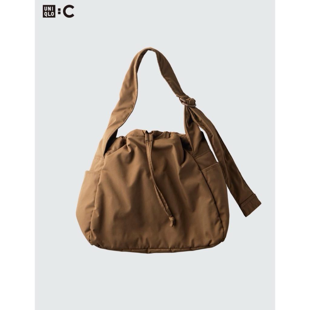 Uniqlo bag กระเป๋าผ้า Soft puffy shoulder bag