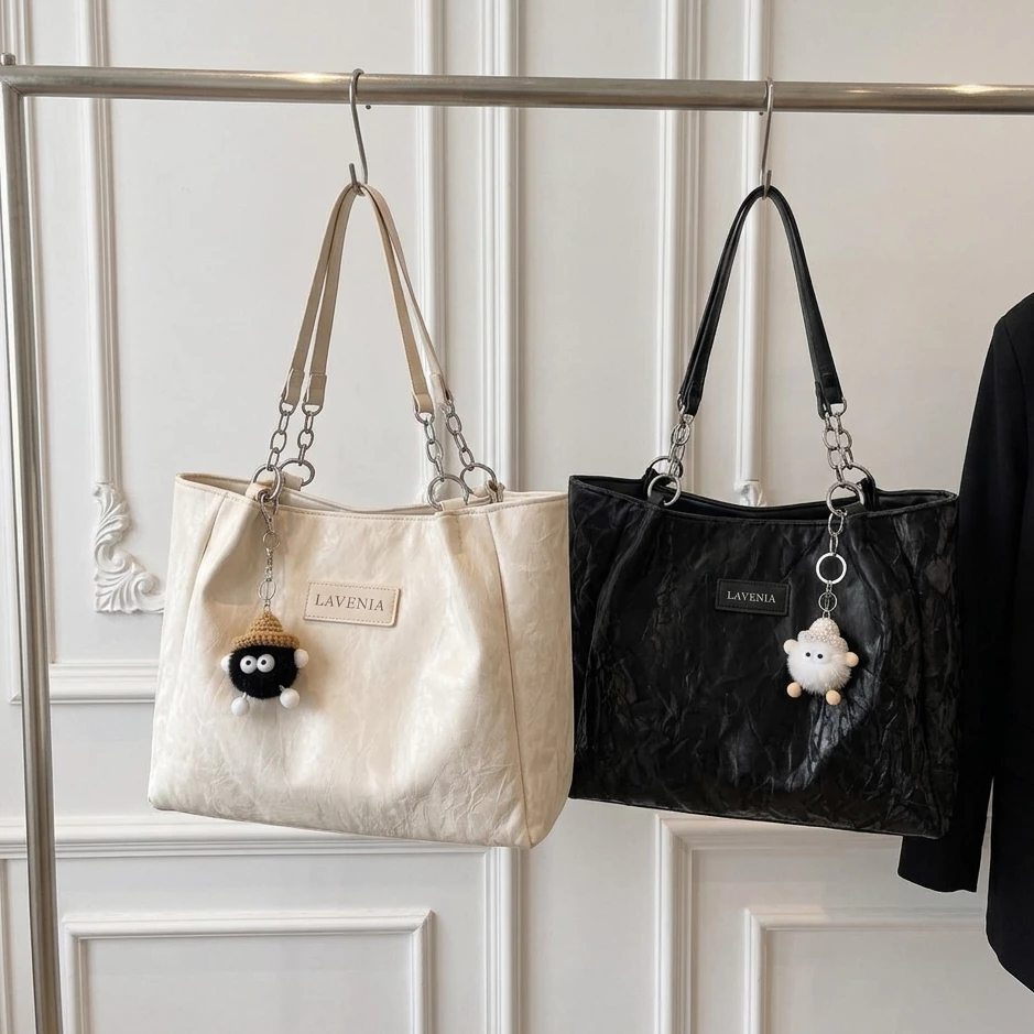 กระเป๋า Totebag ผู้หญิงแฟชั่น กระเป๋าใบใหญ่ PU นุ่ม ใส่ของได้เยอะ สไตล์เกาหลี มาพร้อมพวงกุญแจน่ารัก