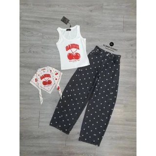 𝘼𝙇𝙄𝙉𝘿𝘼 𝘾𝙇𝙊𝙎𝙀𝙏 ᯓ ★ชุดเซ็ต 3 ชิ้น เสื้อกล้ามสกรีนลายเชอร์รี่+กางเกงยีนส์ฟอกสีดำลายจุดทรงบาร์เรล+ผ้าสคราฟ