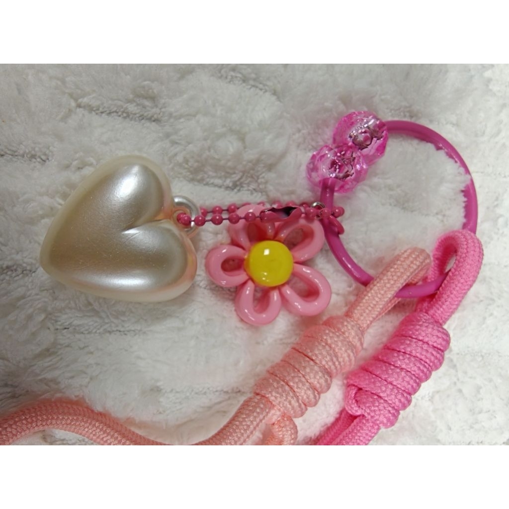 พวงกุญแจเชือกถักสไตล์ Y2K (Y2K Paracord Bag Charm)