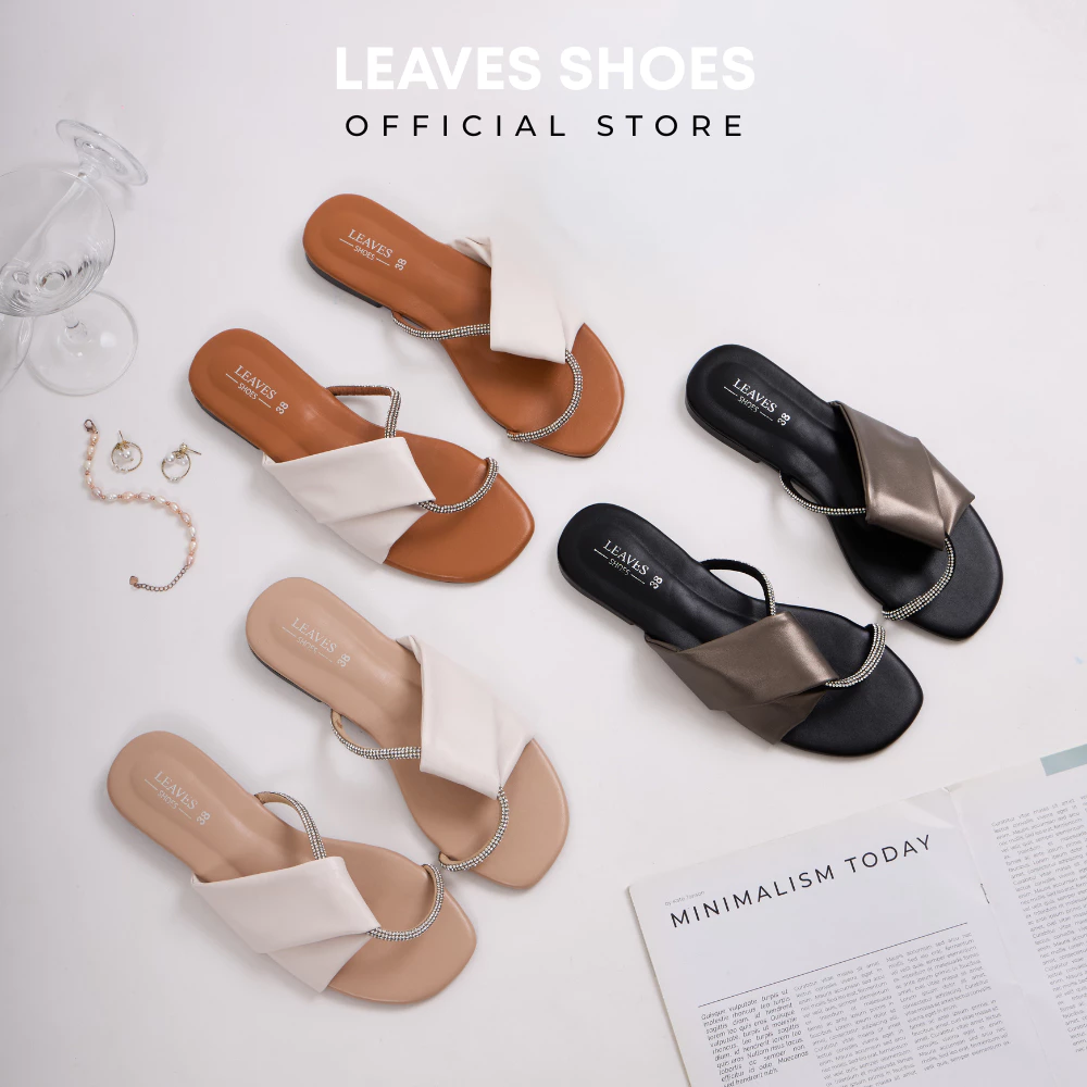 LEAVESSHOES รองเท้าแตะผู้หญิง รุ่น Sofia รองเท้าแฟชั่นผู้หญิงส้นแบน แบบสวม คาดเพชร หรูหรา ใส่สบาย แมทช์ง่ายได้ทุกลุค