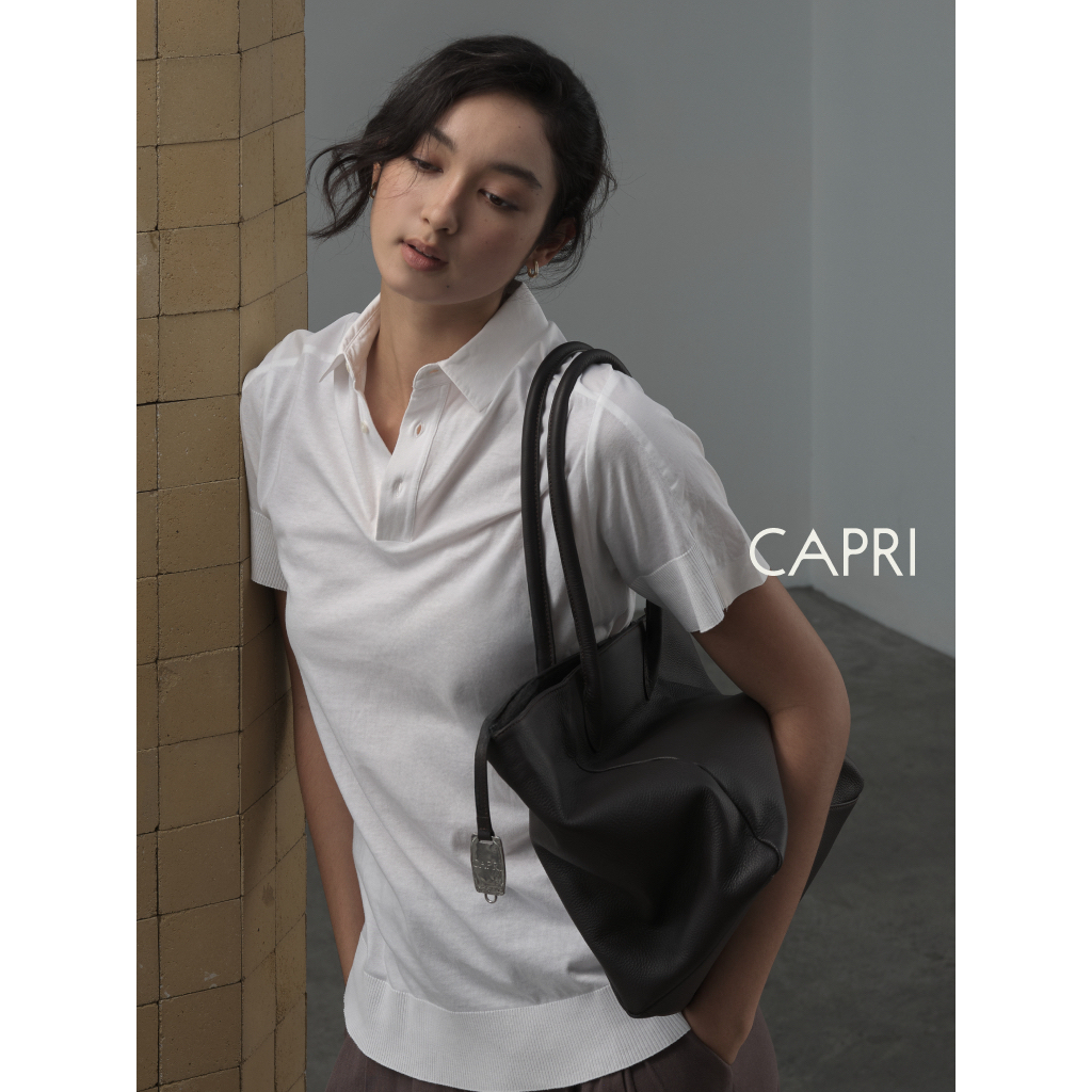 CAPRI Universal Tote กระเป๋าทรง Tote หนังวัวแท้ 100% พร้อมสายกลัดสามารถปรับเปลี่ยนทรงได้ สีขาวครีม, สีน้ำตาลเข้ม, สีดำ