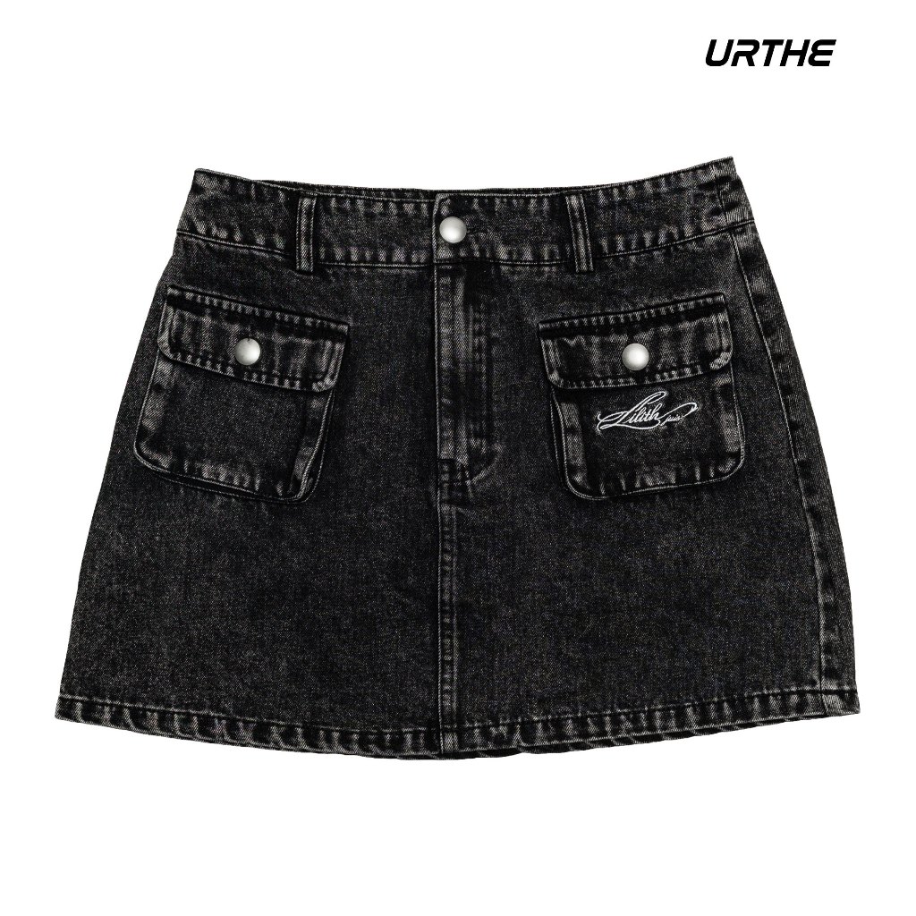 URTHE - กระโปรงสั้น ยีนส์ฟอก รุ่น SCHOLEM BLACK DENIM SKIRT - Col. JUIS LILITH