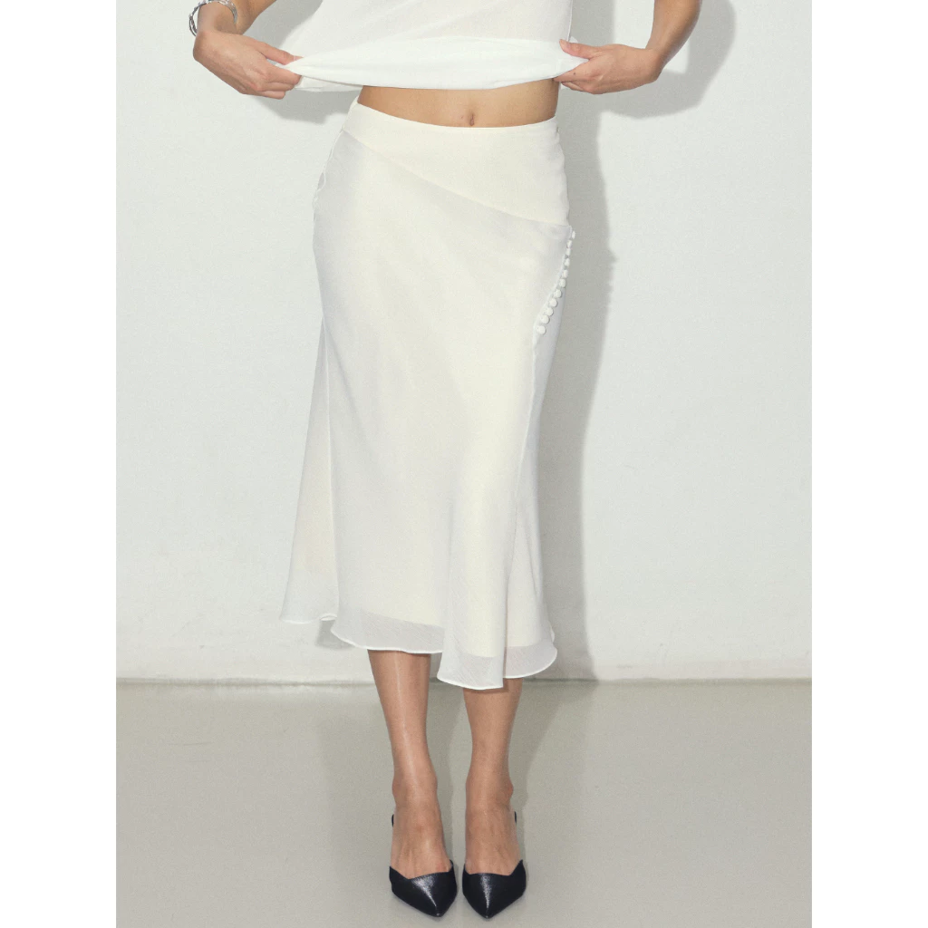 AOP Archive - Flowing Chiffon Skirt (มี2สี) กระโปรงชีฟอง เอวต่ำ ดีเทลกระดุมปั๊ม