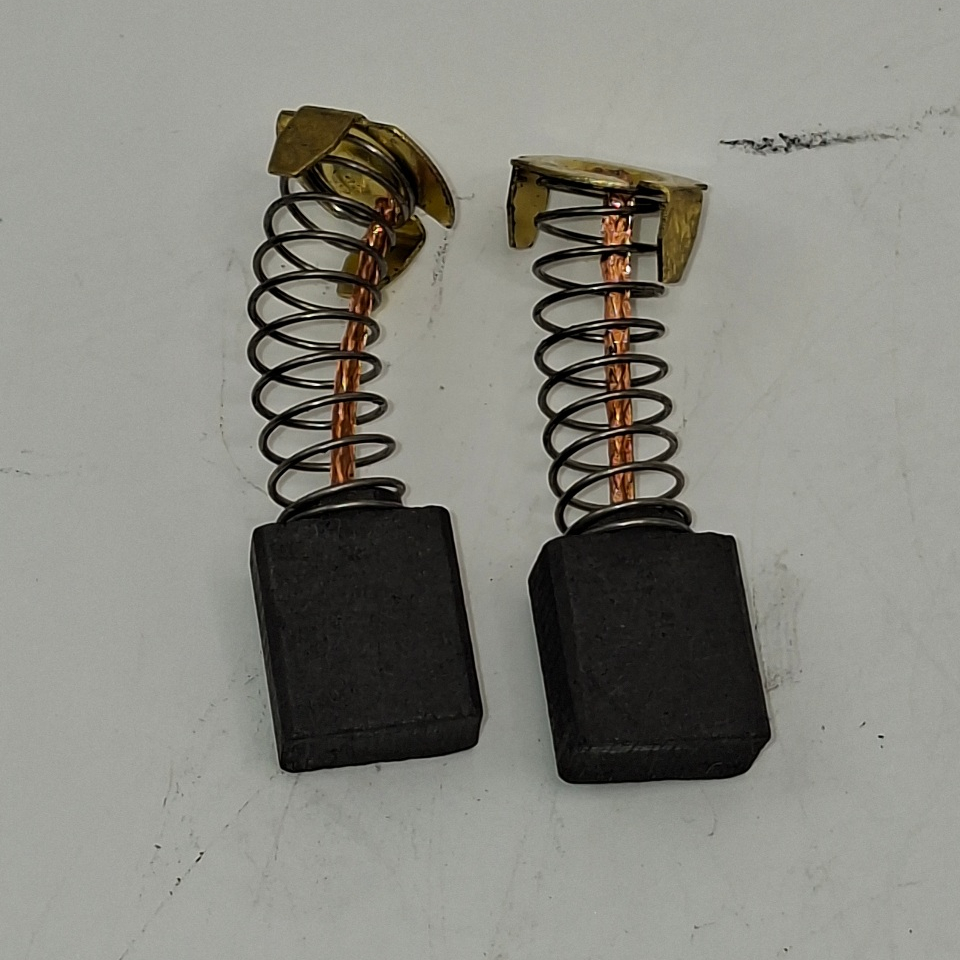 Stanley DEWALT แปรงถ่านเลื่อยวงเดือน ขนาด 7 นิ้ว รุ่น DWE5615 STEL311 part no 90596485 N580276