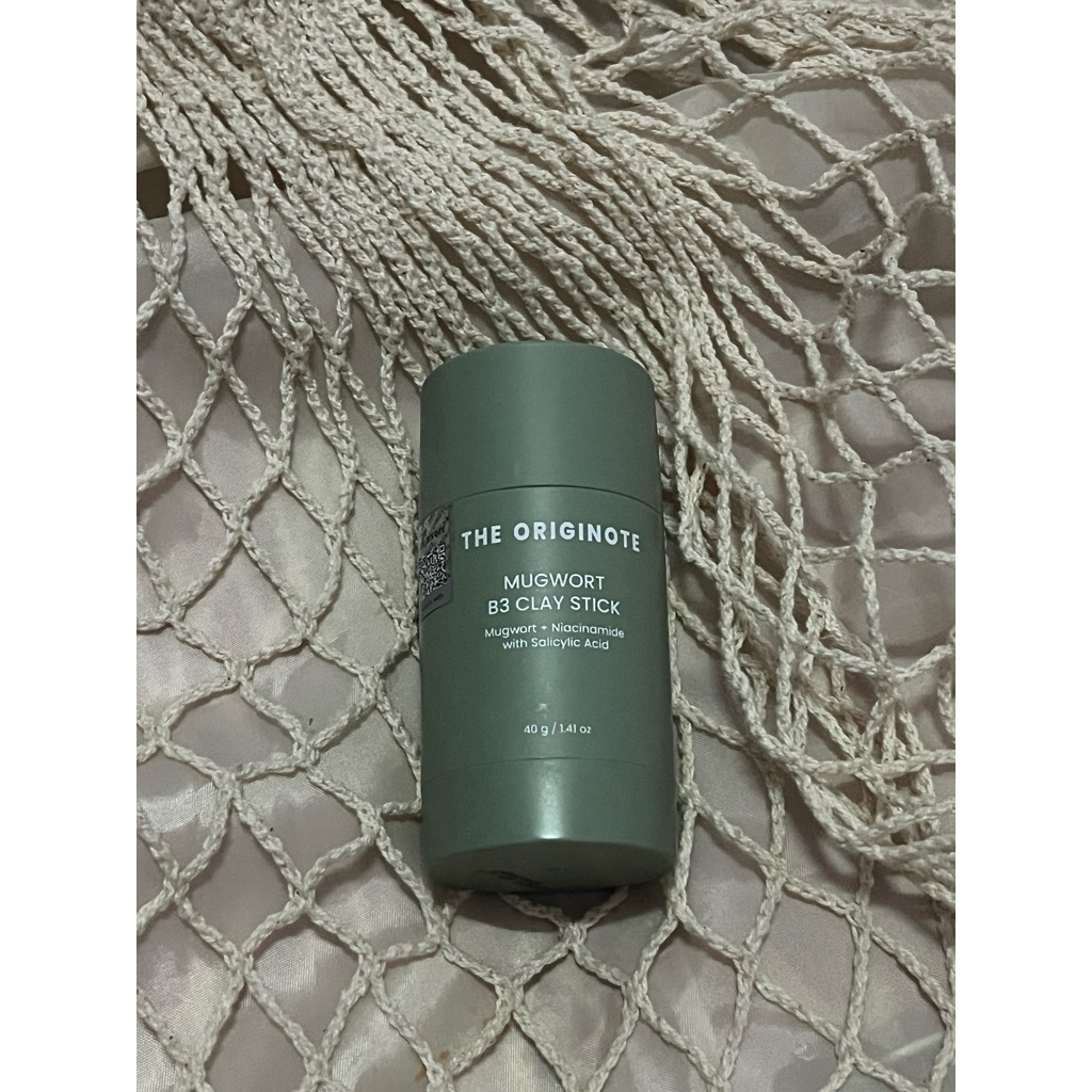 The originote Hyalu-C Mugwort B3 Clay Stick Mask ช่วยรักษาสิว ช่วยให้ผิวดูกระจ่างใสขึ้น พร้อมลดความห