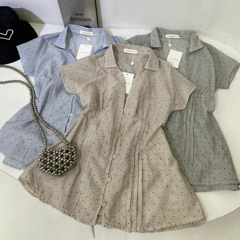เสื้อคอปกวีทรงเข้ารูป พรางหุ่นสวยเป๊ะ รุ่นนี้แพทเทิร์นสวยมากก! ดีเทลคอปกทรงวีลึกช่วยให้ดูคอยาวระหง