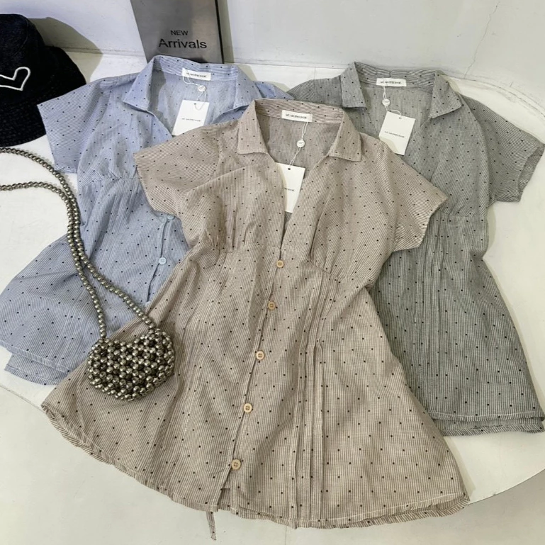 เสื้อคอปกวีทรงเข้ารูป พรางหุ่นสวยเป๊ะ รุ่นนี้แพทเทิร์นสวยมากก! ดีเทลคอปกทรงวีลึกช่วยให้ดูคอยาวระหง