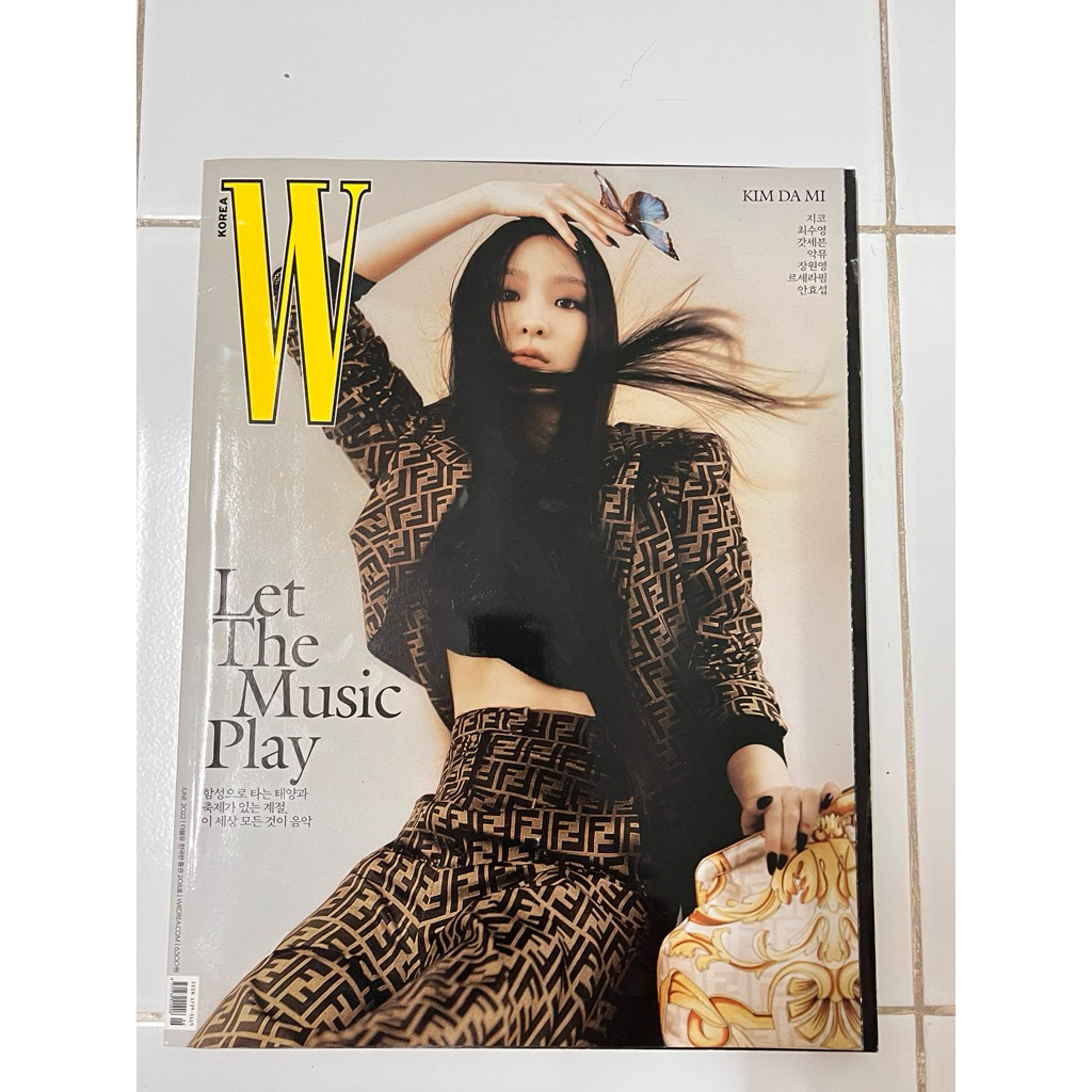 W Korea 2022 ข้างในมี GOT7