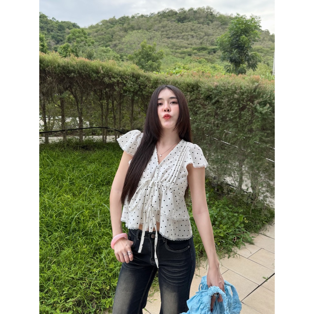 เสื้อขนมชั้นติดกระดุมลูกไม้(รหัสJ84)งานใหม่ล่าสุด สวยมาก