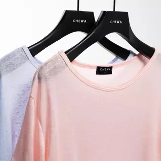 CHEWA Cloud Kiss Tee - เสื้อยืดคอปาด ผ้าลินินสลาฟ - K5