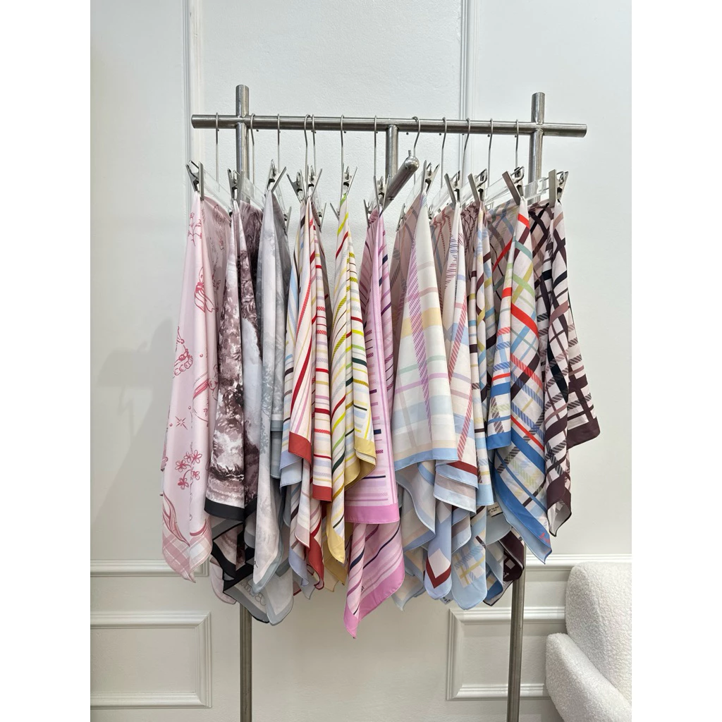 Monogram Iconic TB ฮิญาบพิมพ์ลายIcon ผ้าCotton Spandexนุ่มเบาพริ้วเด้งใส่สบาย