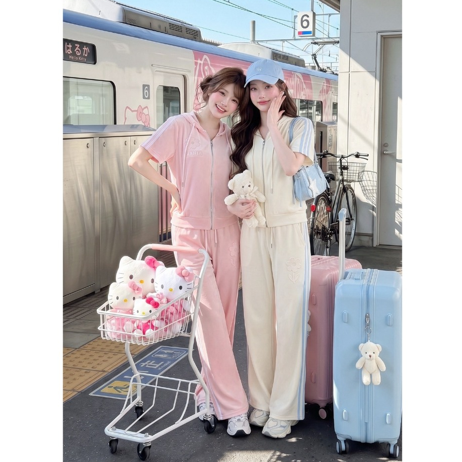(มีถึง 3XL) มี 2 สี Sport Flower Set เซ็ต 2 ชิ้น วอร์มนาโนเนื้อรุ่นบุดอกไม้ เสื้อซิปหน้ามีฮู้ดแขนสั้น + กางเกงเอวสม็อค