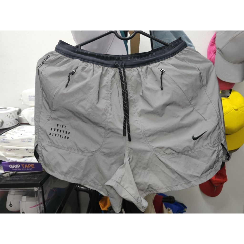 Nike Running Division 4