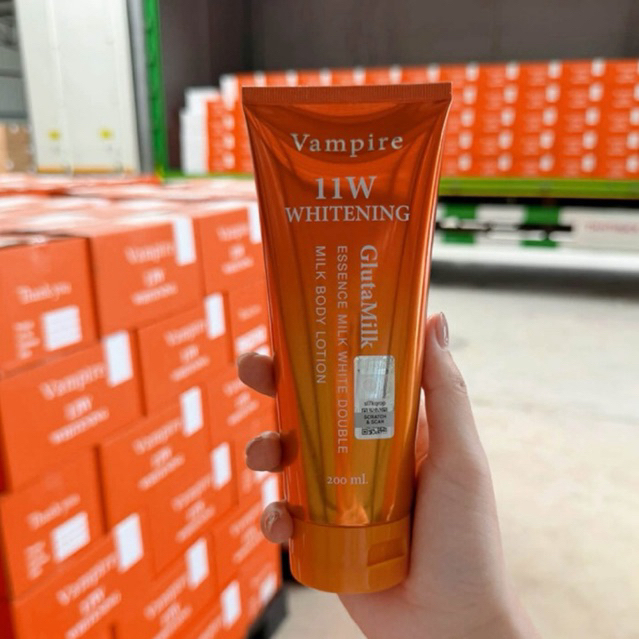 11W 1 หลอด (สติกเกอร์ใหม่ล่าสุด) Whitening body lotion โลชัน11W 200 ml