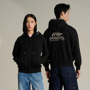 Mc JEANS (แม็คยีนส์) เสื้อกันหนาว Unisex เสื้อกันหนาวมีฮู้ด ทรงเรกูลาร์ Regular Fit Hoodies มีให้เลือก 2 สี MJHP272