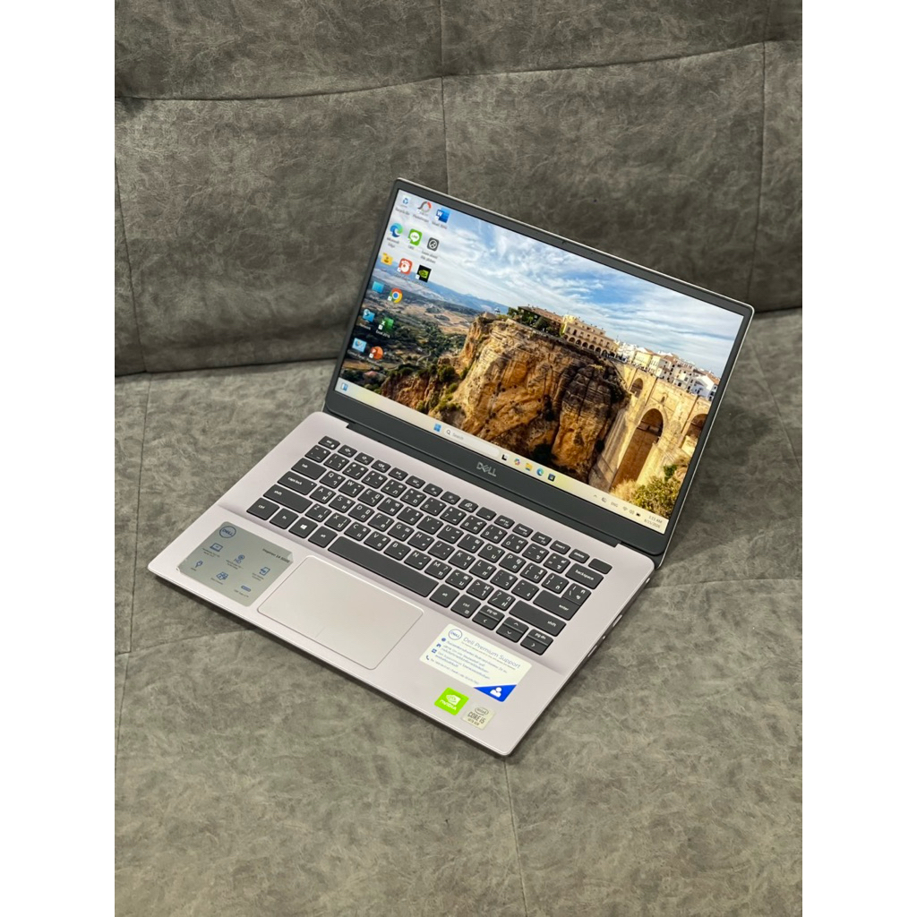 รุ่นใหม่ Core i5 SSD 512 GB RAM 8 GB แป้นพิมพ์มีไฟ NVDIA GeForce เล่นเกม+ทำงาน