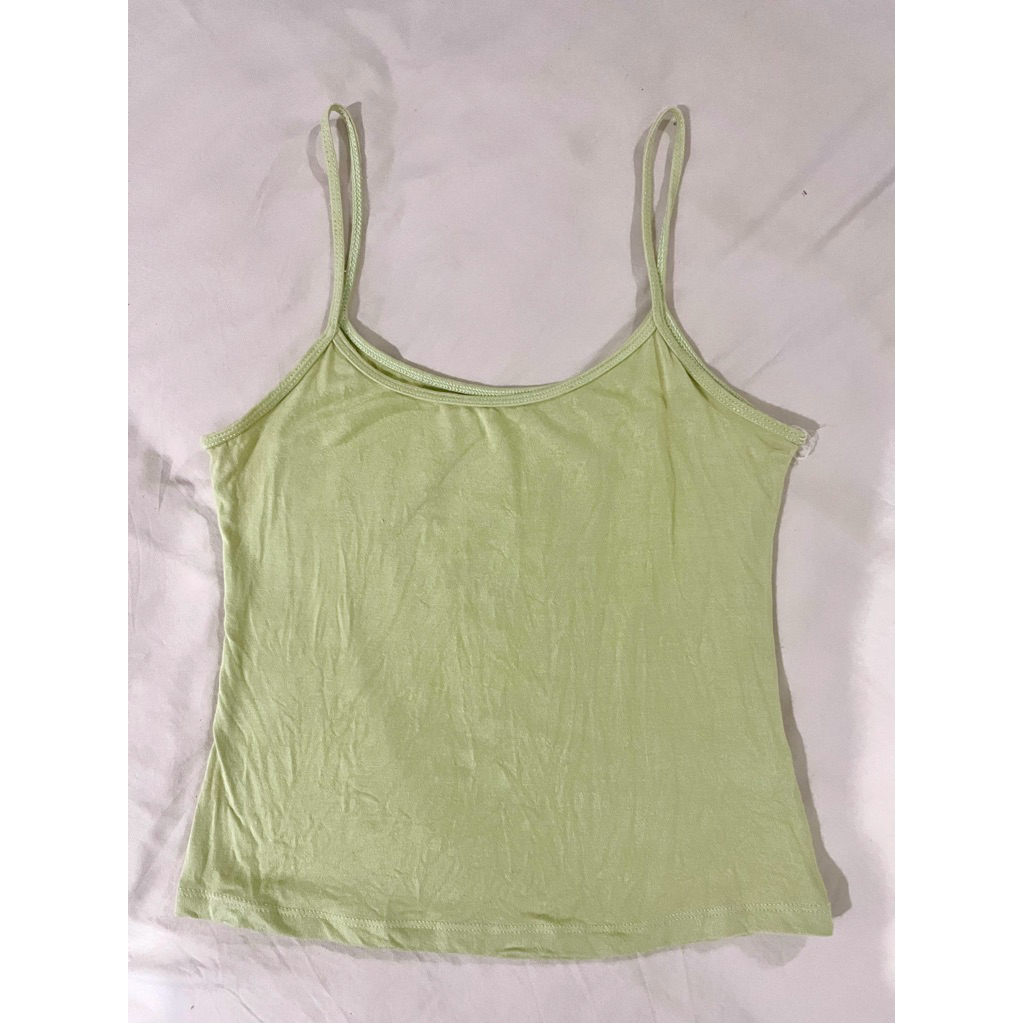 Used - เสื้อสายเดี่ยวสีเขียว size m (Atipa)