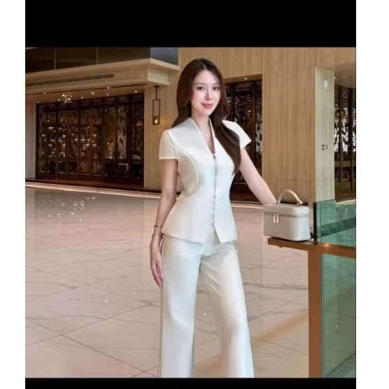 Vellis เสื้อแขนสั้น ซิปหน้า +กางเกงขาม้า ใหม่ ไม่เคยใส่ ไซส์ L