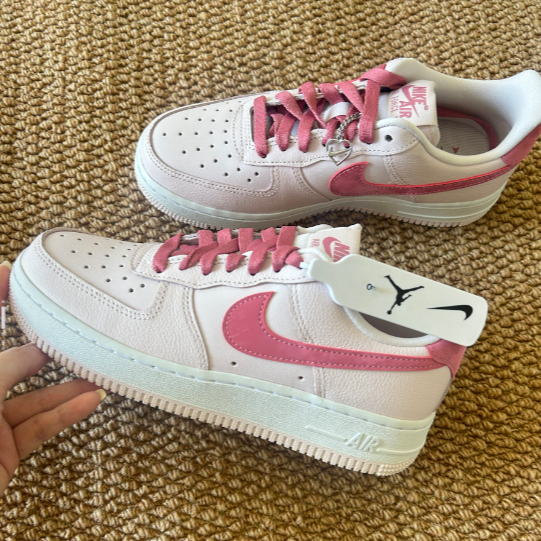 Nike Air Force 1 '07' Valentine's Day 'Low cut Pink