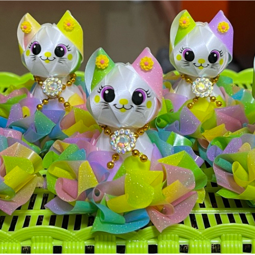เหรียญโปรยทานน้องแมวมารีเริงระบำ (สินค้าเป็นงานตัวเปล่าคละสี)