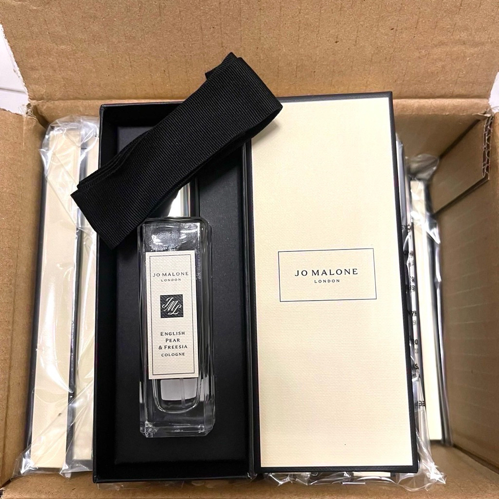 Jo Malone English Pear and Freesia  30 ml กล่อง+โบว์     ❤️เหลือ1,699- ❤️