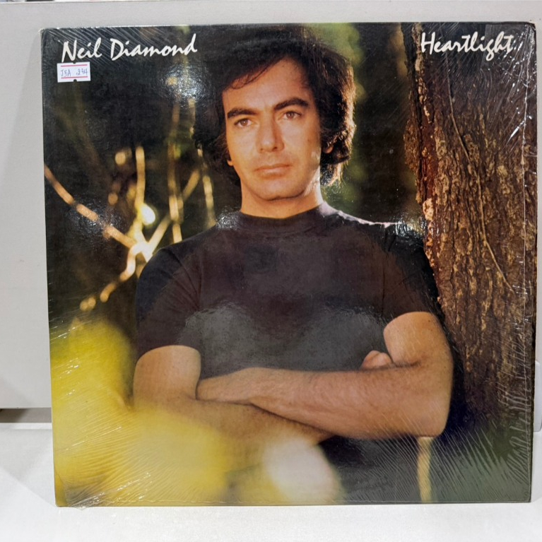 1LP Vinyl Records แผ่นเสียงไวนิล Neil Diamond – Heartlight | Releases | Discogs  (J1A166)