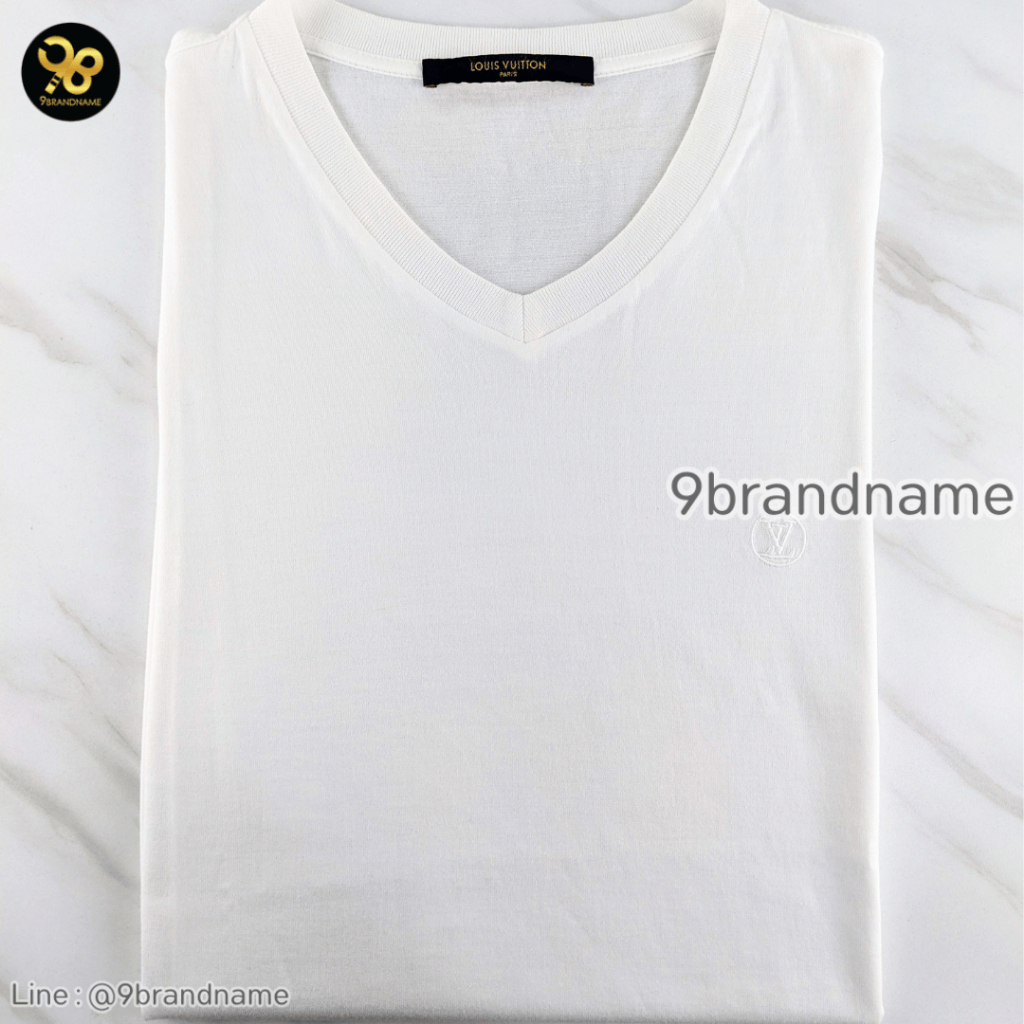 Louis Vuitton T-Shirt LV Cotton มือสอง ของแท้ 100% ก่อนสั่งซื้อทักแชทก่อนนะคะ