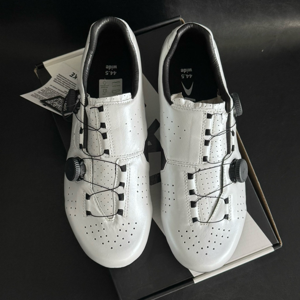 รองเท้าเสือหมอบ Lake CX333-X