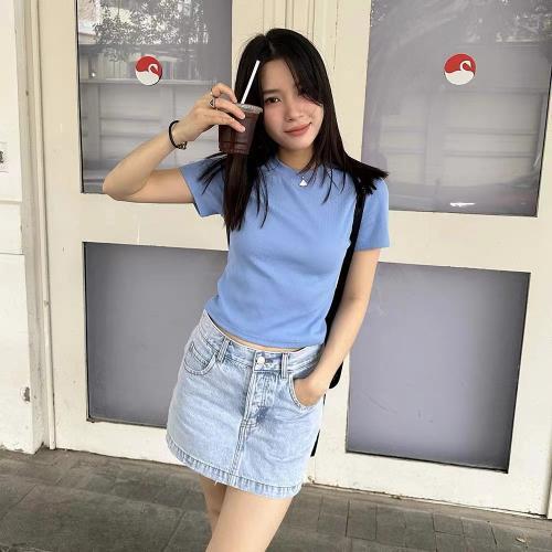 Bella Shop เสื้อยืดแฟชั่นแขนสั้นคอกลมสีพื้นสำหรับผู้หญิง ช่วยให้ดูผอมเพรียวและสวยงาม นุ่มสบาย - รูปที่ 4