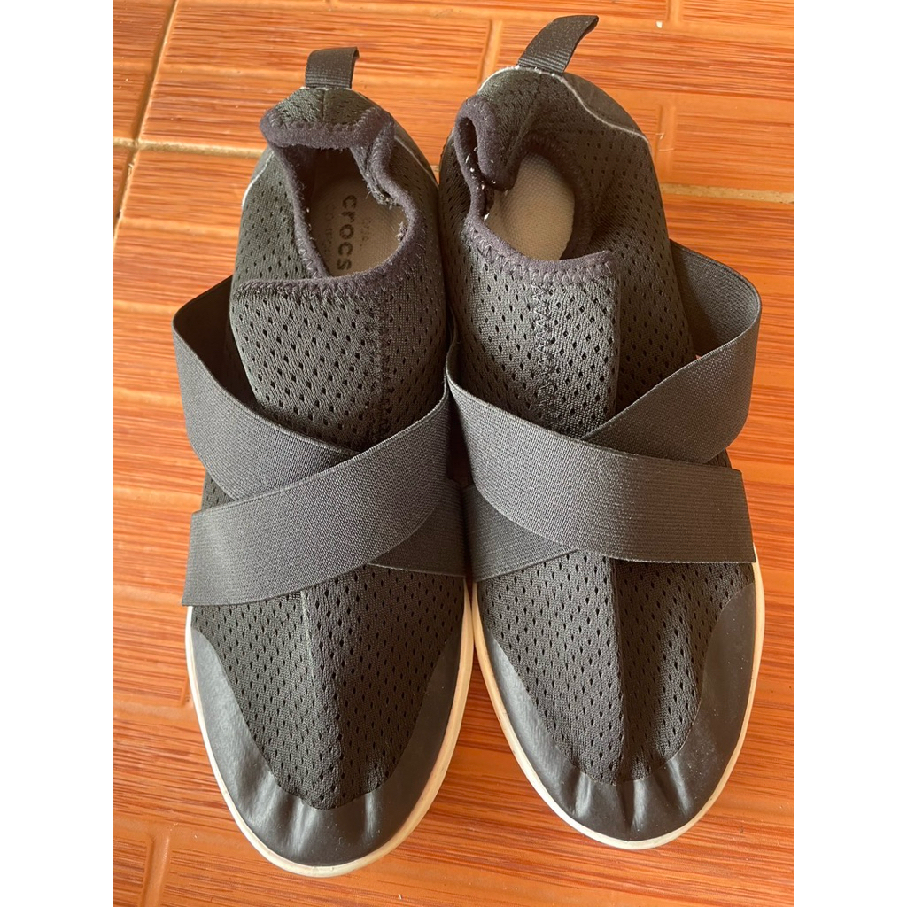 รองเท้าcrocsมือสองของแท้